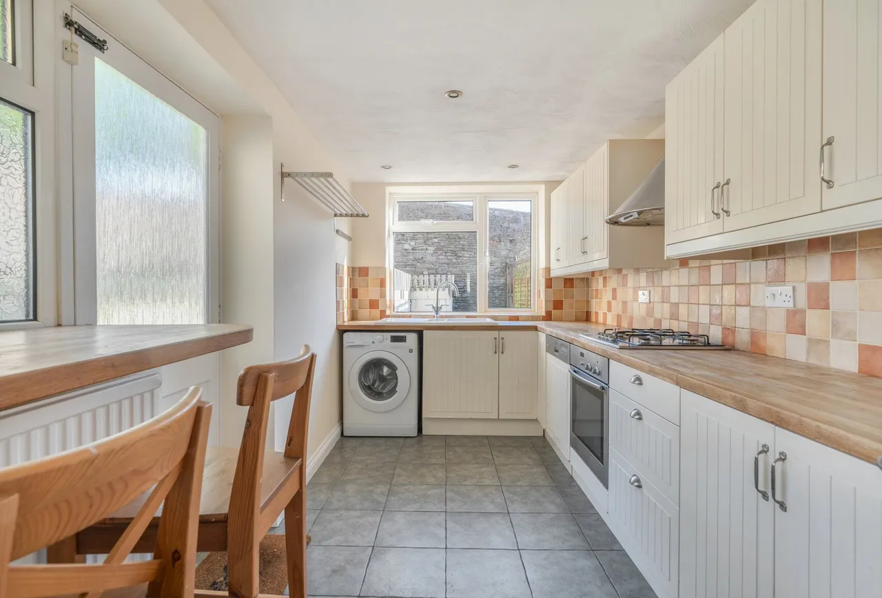Edgeware Road, South Gloucestershire, Staple Hill, BS16 4LZ, photo 10