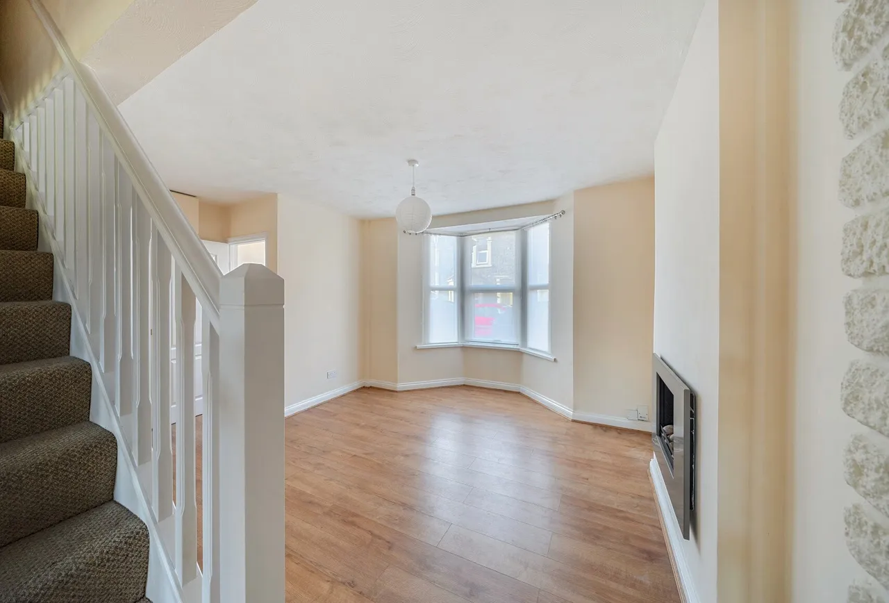 Edgeware Road, South Gloucestershire, Staple Hill, BS16 4LZ, photo 4
