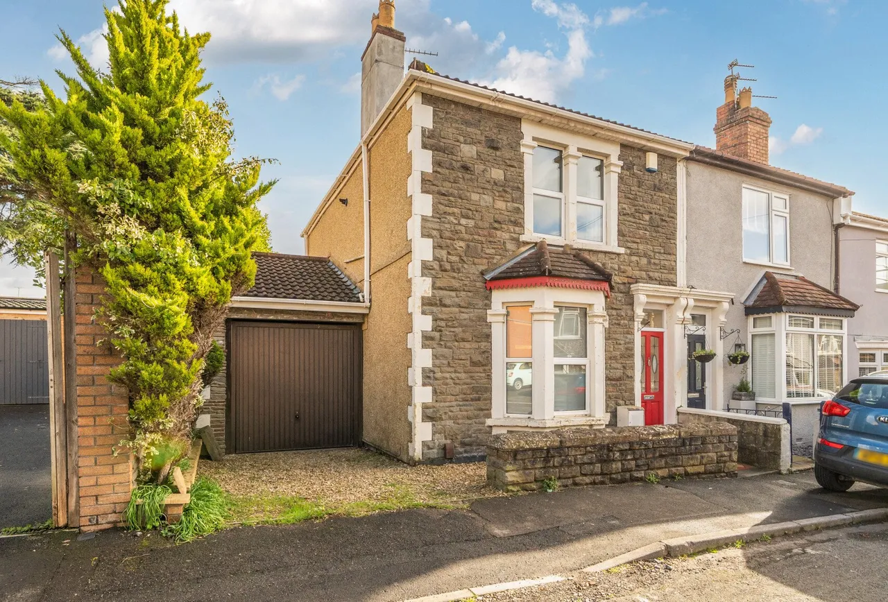 Edgeware Road, South Gloucestershire, Staple Hill, BS16 4LZ, photo 3