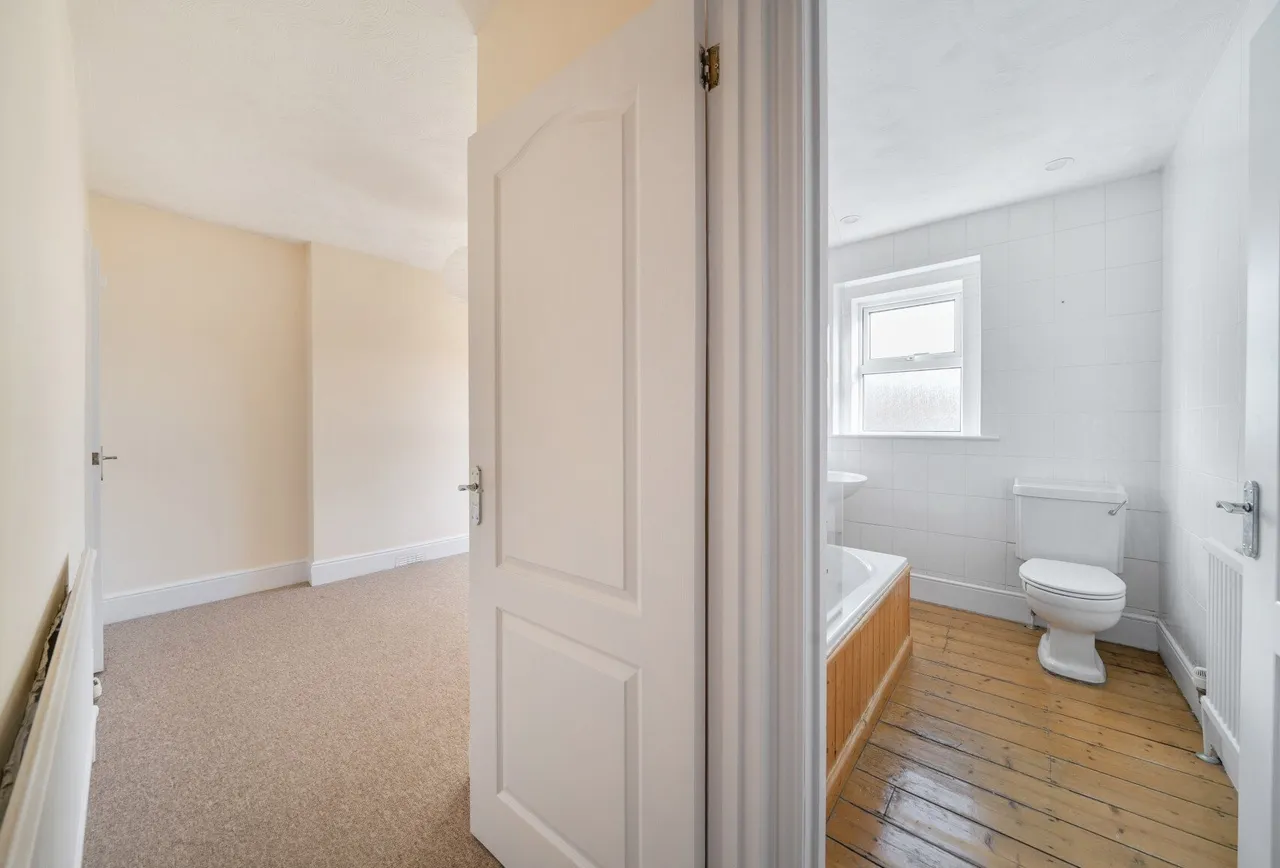Edgeware Road, South Gloucestershire, Staple Hill, BS16 4LZ, photo 16