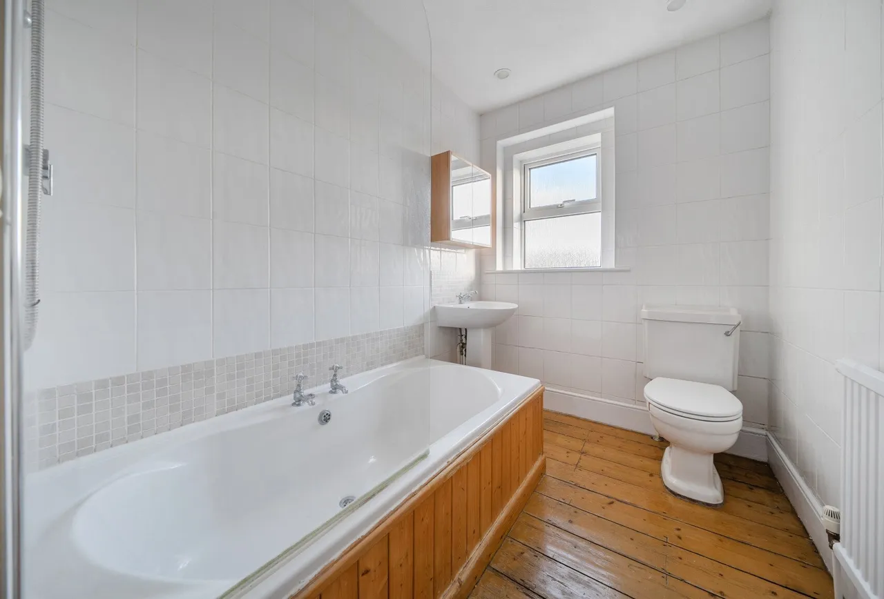 Edgeware Road, South Gloucestershire, Staple Hill, BS16 4LZ, photo 18