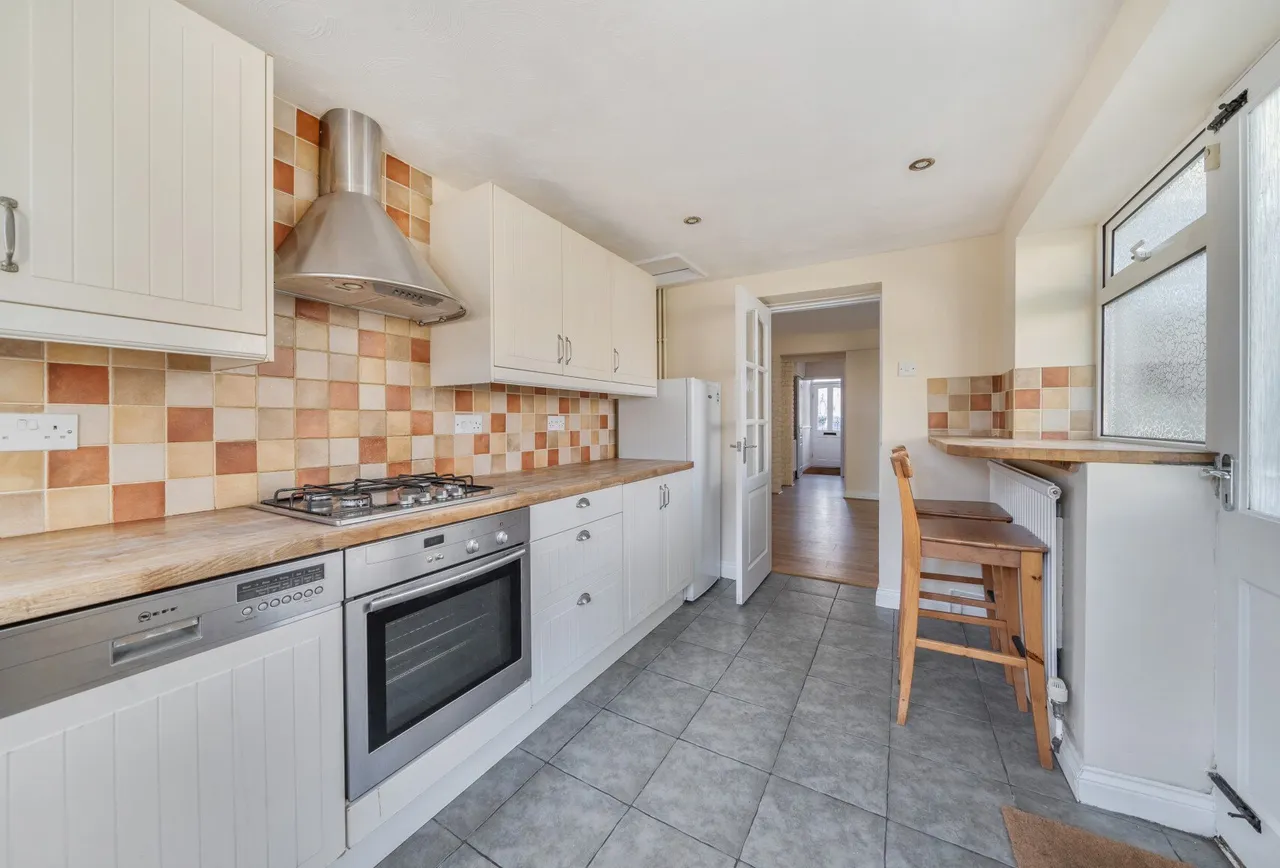 Edgeware Road, South Gloucestershire, Staple Hill, BS16 4LZ, photo 9