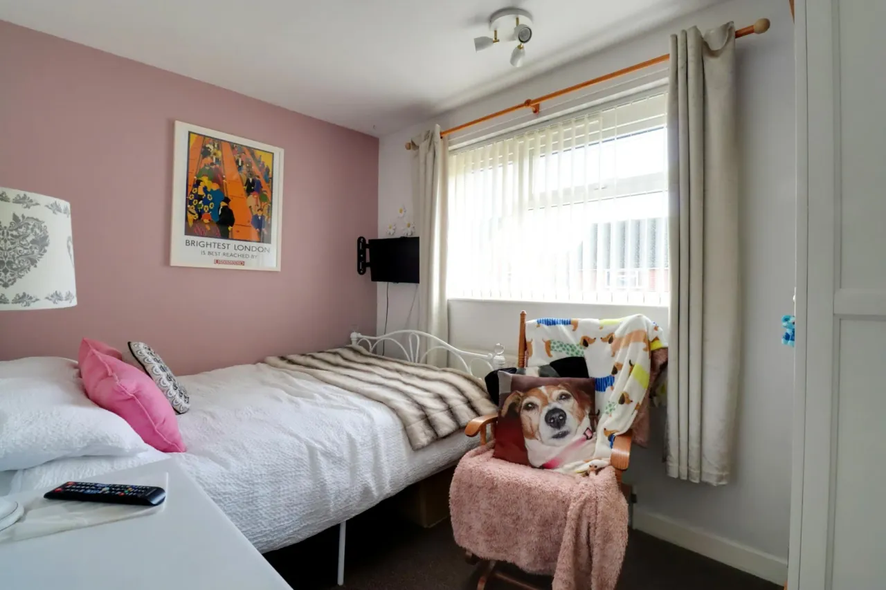 Rodger Avenue, Crewe, photo 9