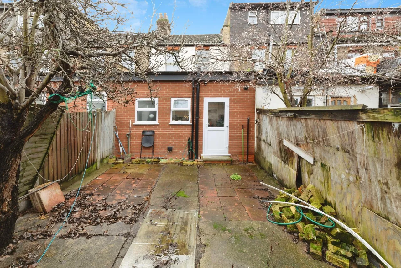 Knotts Green Road, London, E10, photo 12