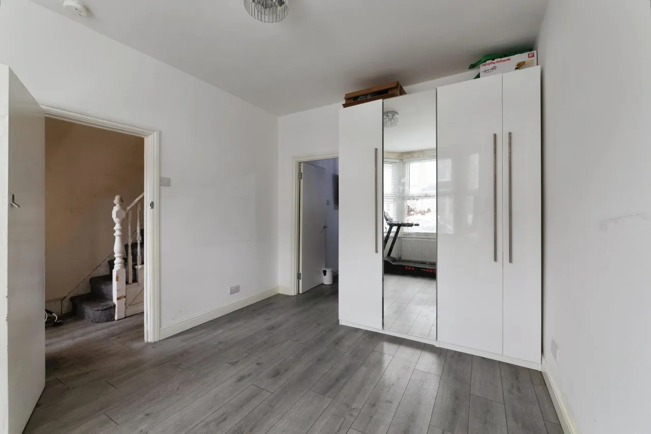 Knotts Green Road, London, E10, photo 6