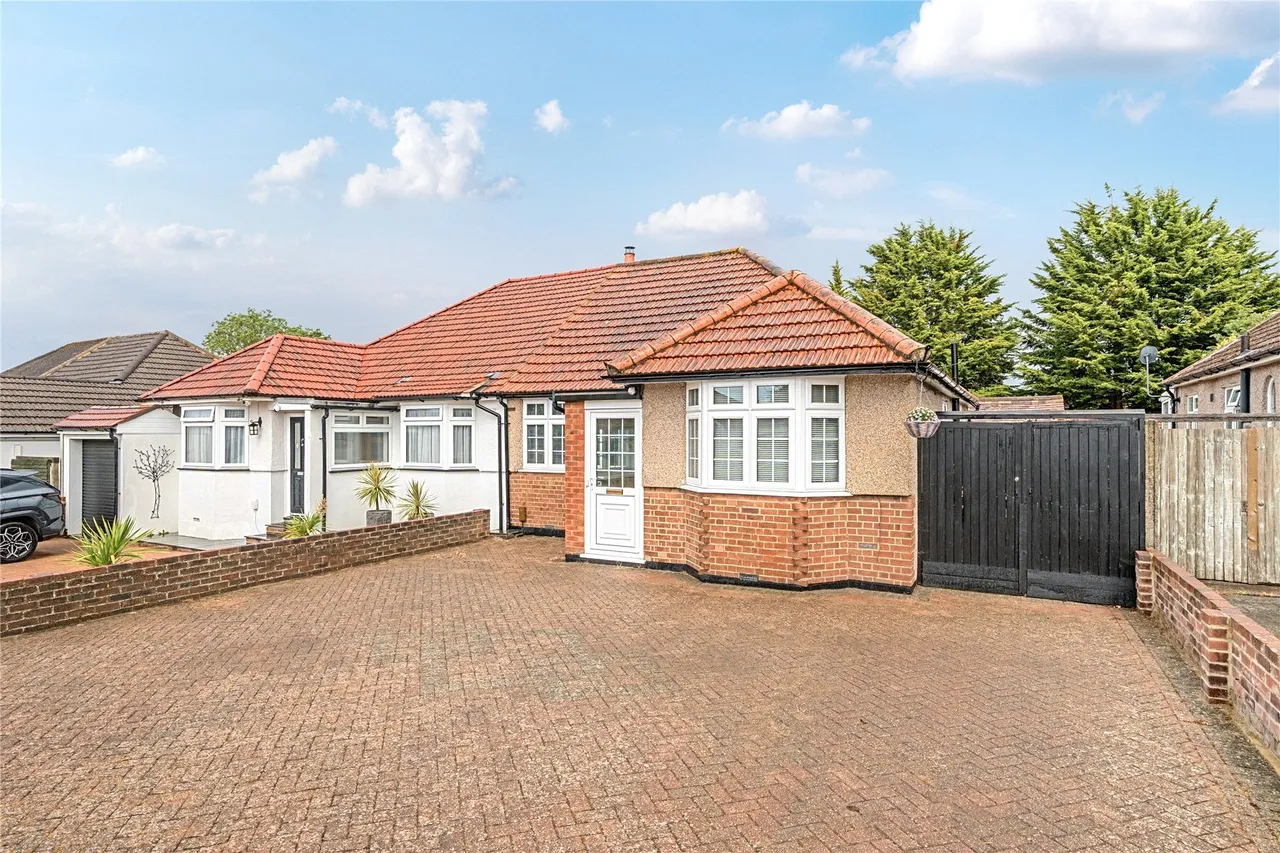 3 bed house for sale — Malvern Road, Orpington, Kent, BR6