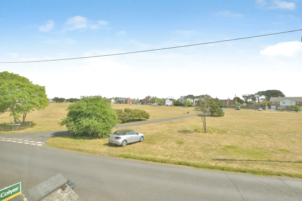 Skinner Road, Lydd, Romney Marsh, Kent, TN29, photo 4