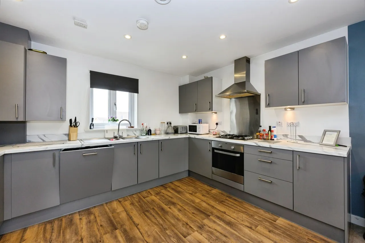 Blunden Way, Horley, RH6, photo 4