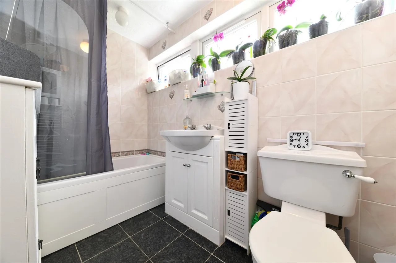 Ascot Crescent, Stevenage, Herts, SG1 5ST, photo 11