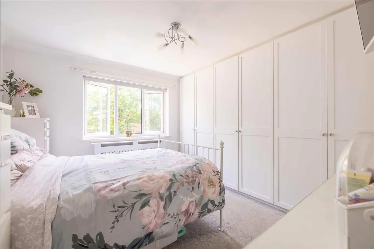 Spitfire Close, Slough, SL3 8GY, photo 9