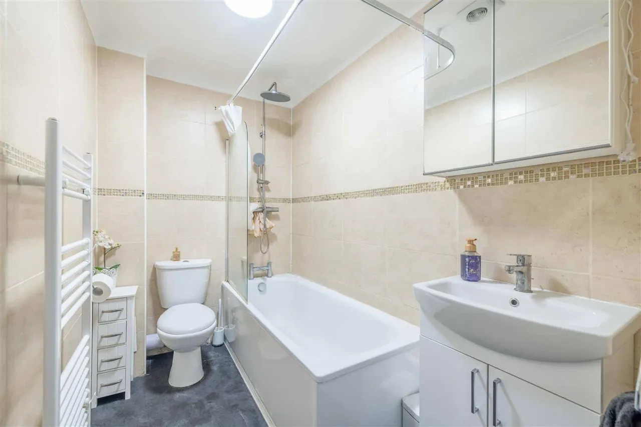 Spitfire Close, Slough, SL3 8GY, photo 13