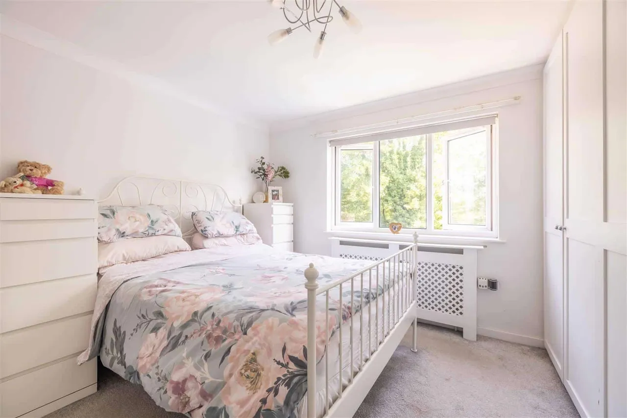 Spitfire Close, Slough, SL3 8GY, photo 8
