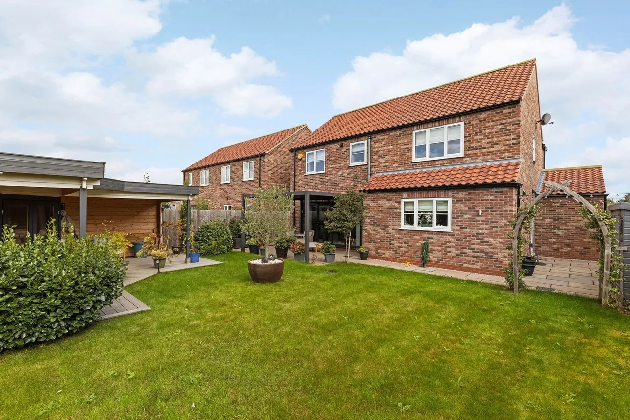 Willow Drive, Camblesforth, YO8, photo 4