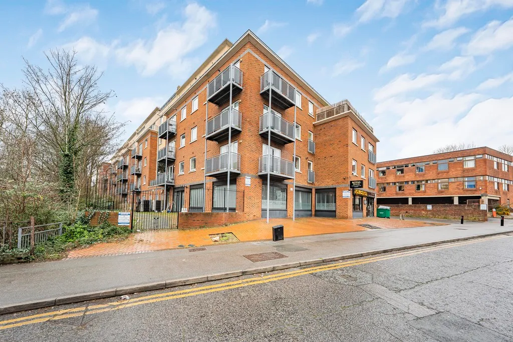 High Street, Uxbridge, photo 9