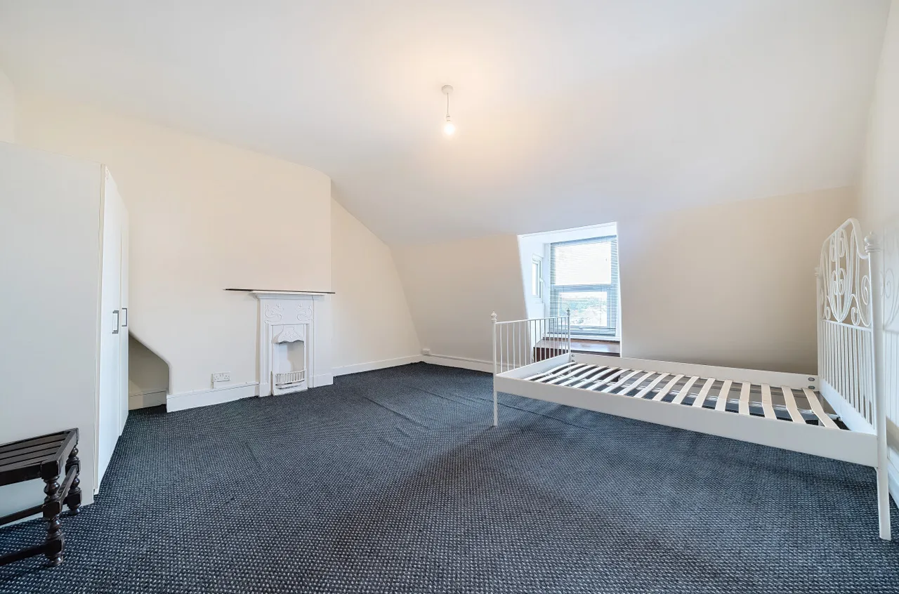 Upper Tooting Road, SW17, photo 10