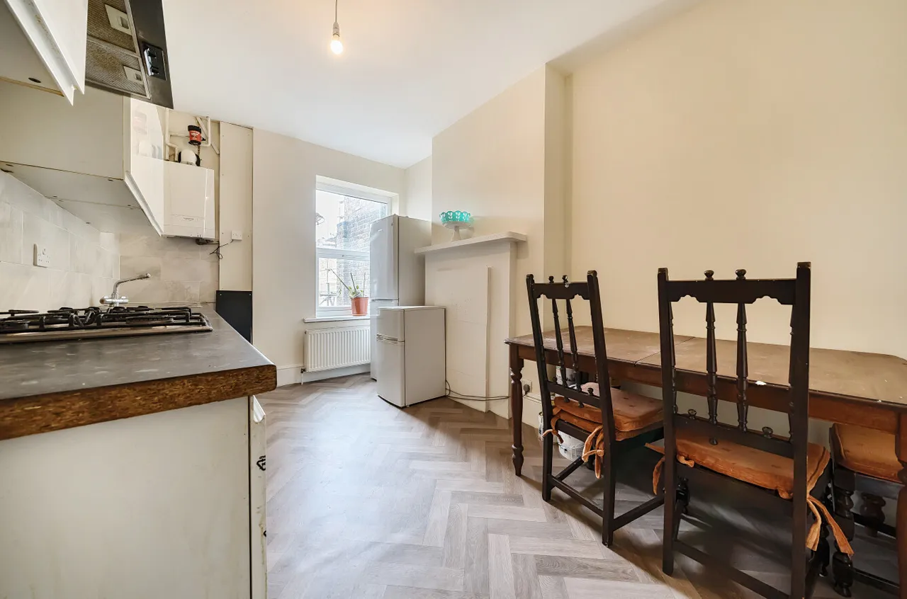 Upper Tooting Road, SW17, photo 7