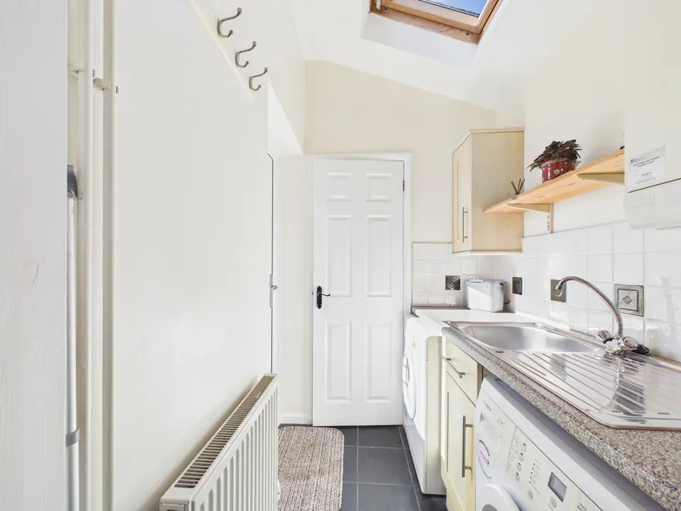 Beech Road, Horsham, photo 5