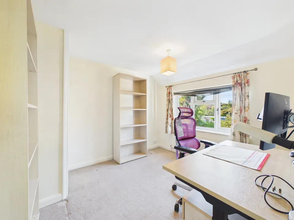 Beech Road, Horsham, photo 8