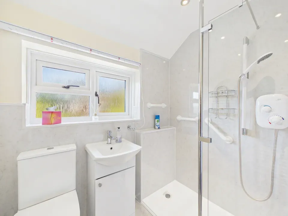 Beech Road, Horsham, photo 10