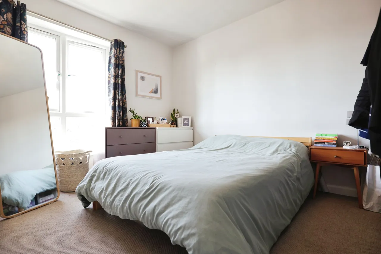 Enid Court, CV2, photo 5