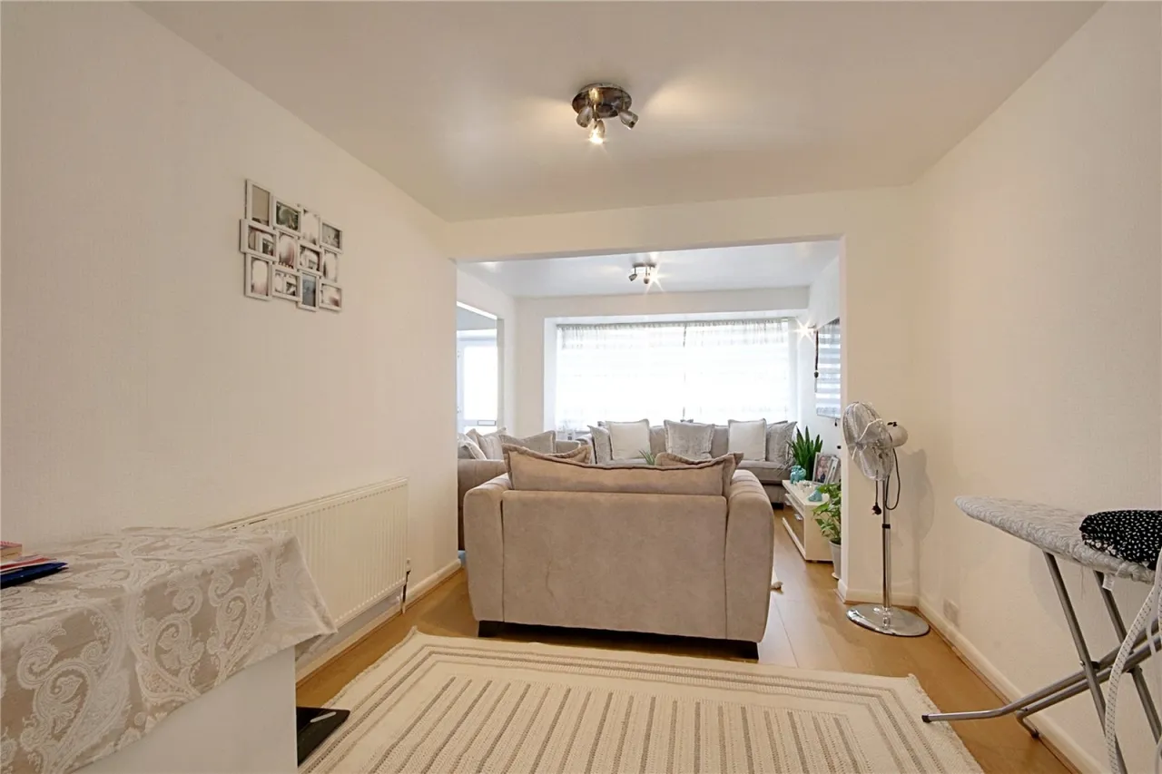 Albany Park Avenue, Enfield, photo 7