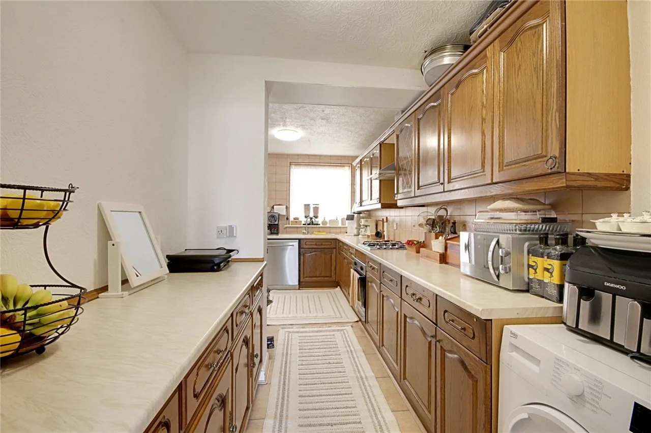 Albany Park Avenue, Enfield, photo 11