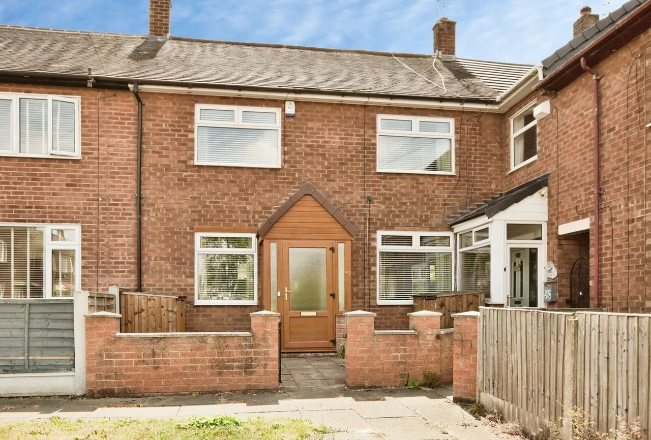3 bed house for sale — Newbury Road, Heald Green, Cheshire, SK8