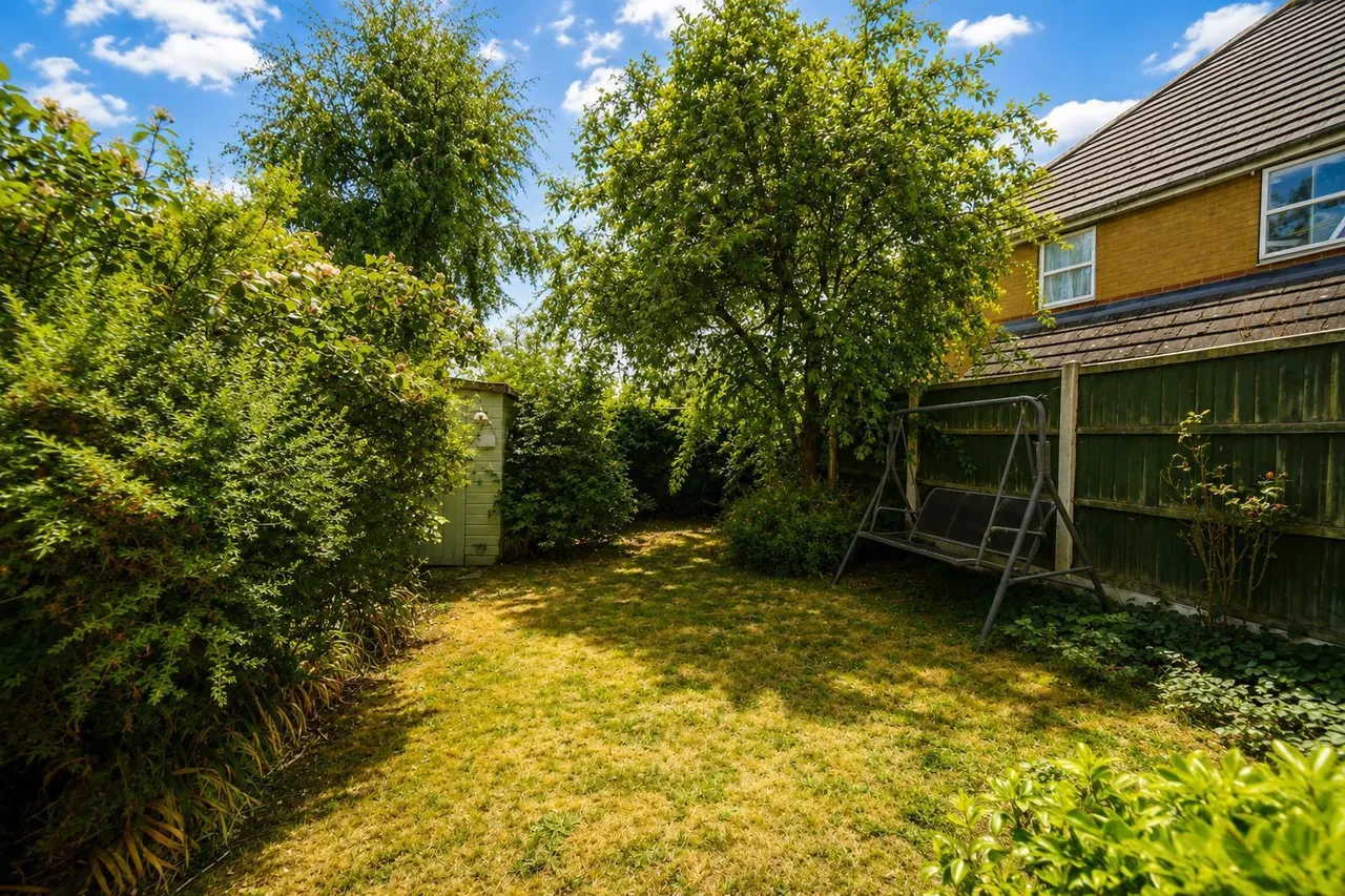 Christabel Close, Isleworth, photo 10