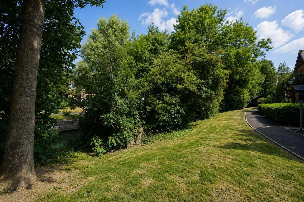 Christabel Close, Isleworth, photo 12