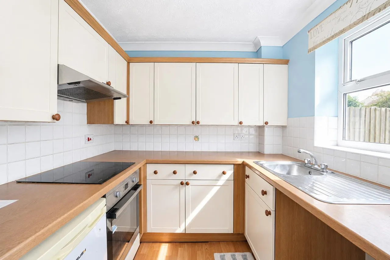 Christabel Close, Isleworth, photo 4