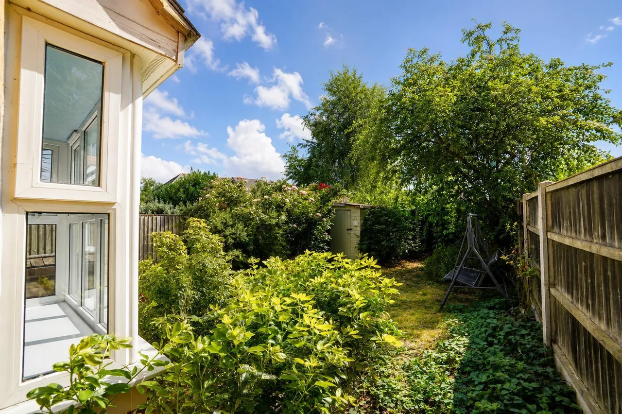 Christabel Close, Isleworth, photo 9