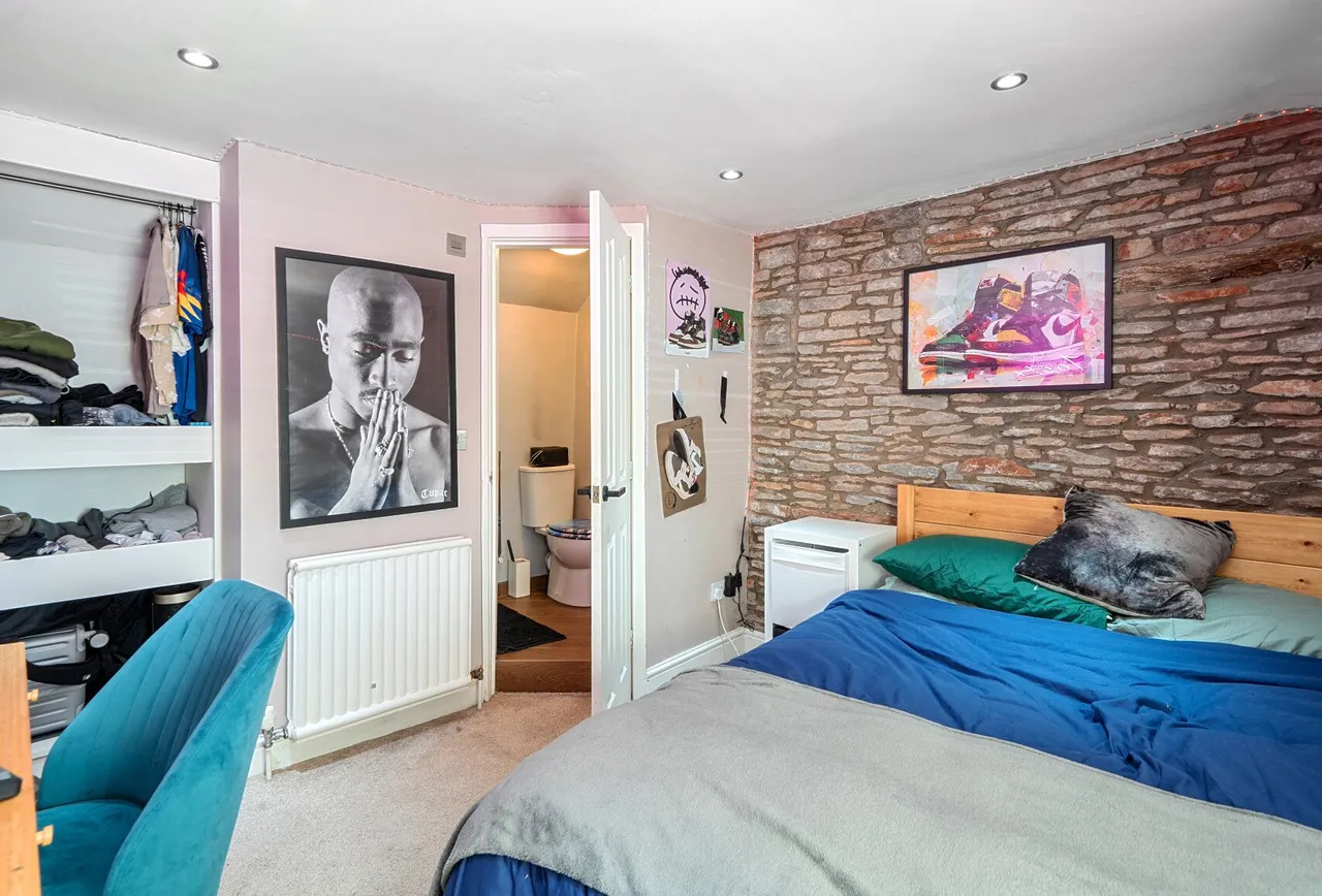 Watleys End Road, Gloucestershire, Winterbourne, BS36 1QQ, photo 7