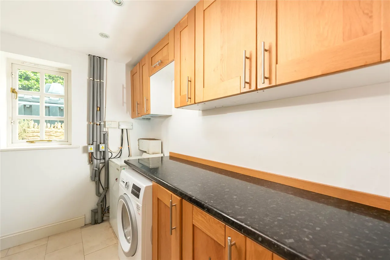 Pevers Lane, Weston Underwood, MK46, photo 10