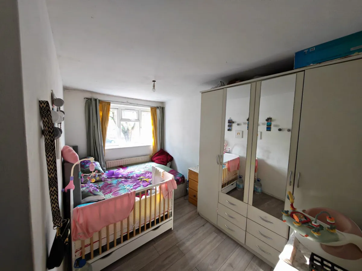 London, E1 4HQ, photo 7