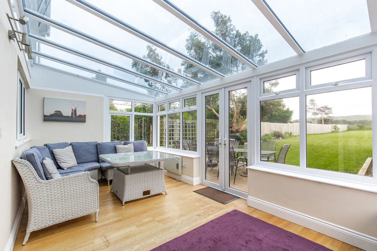 Spacious Family Home in Brancaster St, photo 9