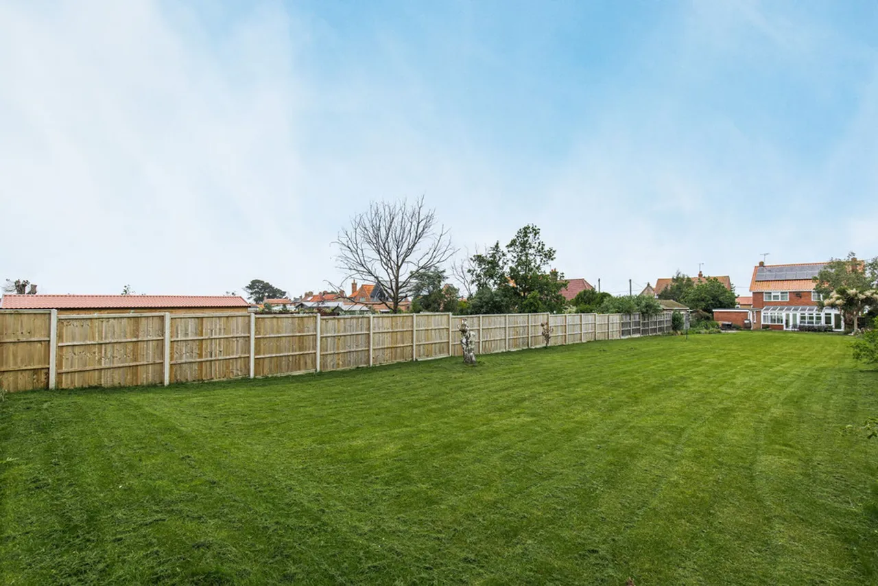 Spacious Family Home in Brancaster St, photo 13