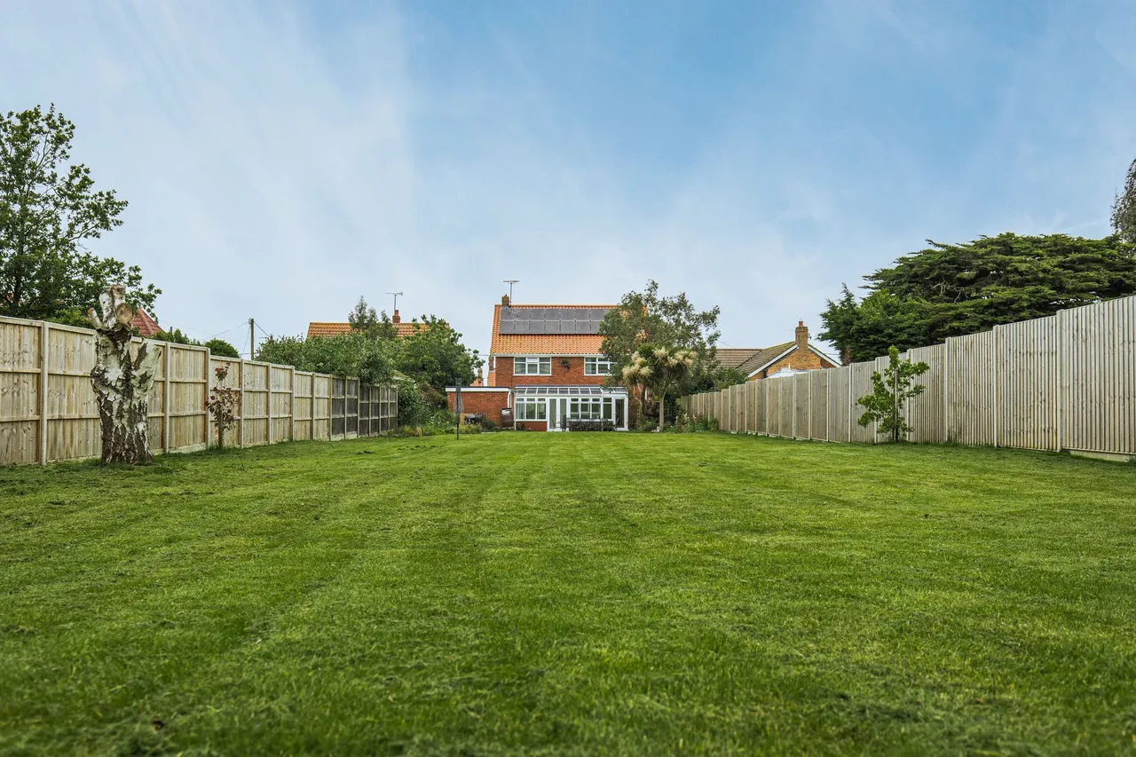Spacious Family Home in Brancaster St, photo 6