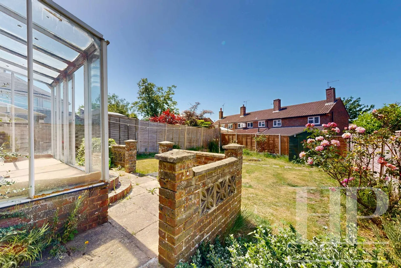 Spring Plat, Crawley, RH10, photo 16