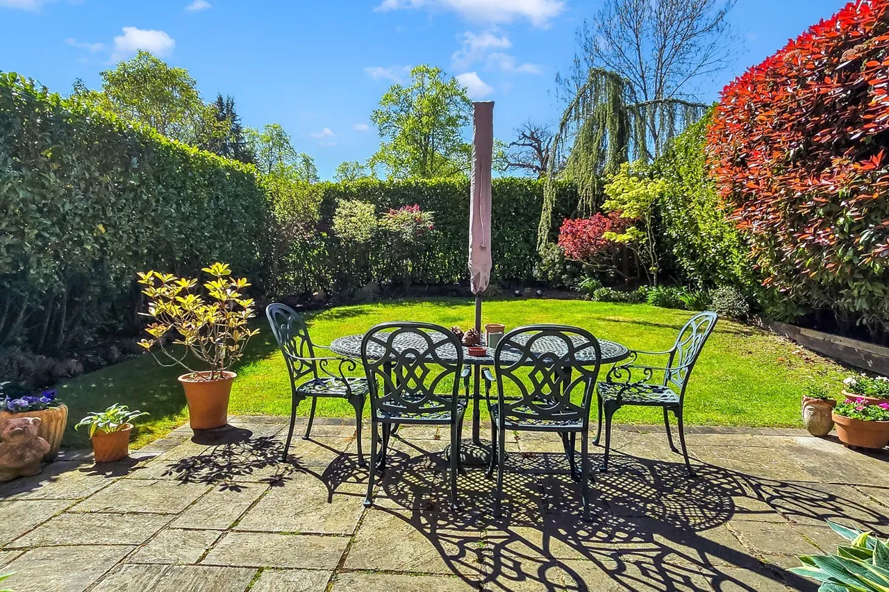 Bedwell Park, Cucumber Lane, Essendon, Hatfield, AL9 6GJ, photo 11