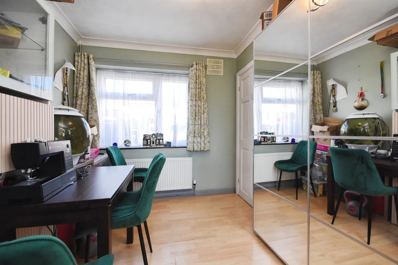 Stuart Close, Pilgrims Hatch, CM15, photo 8