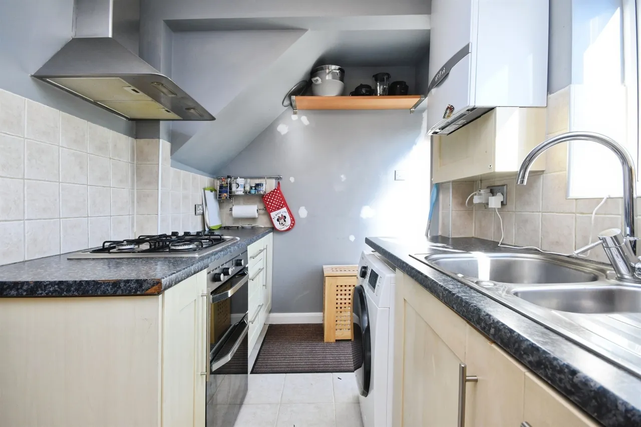 Stuart Close, Pilgrims Hatch, CM15, photo 14