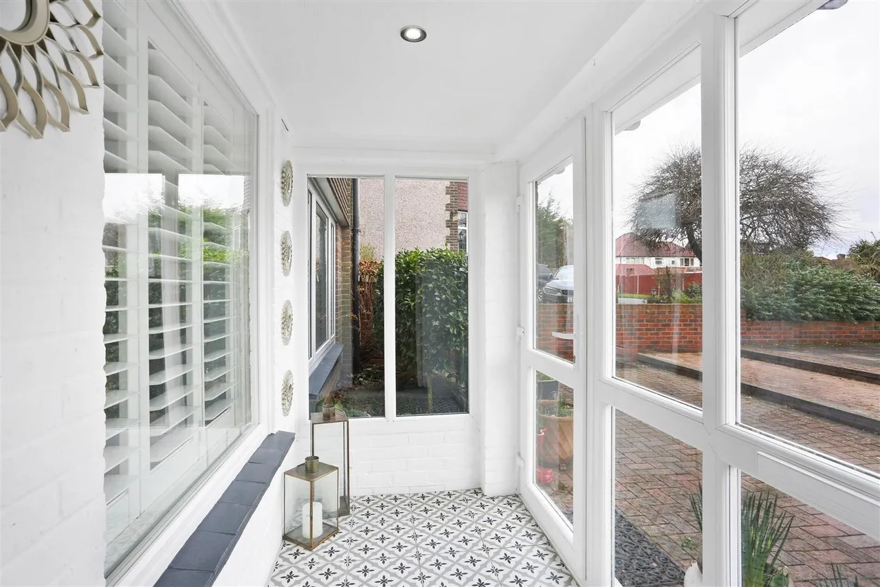 Westcott Way, Cheam, SM2 7JY, photo 6