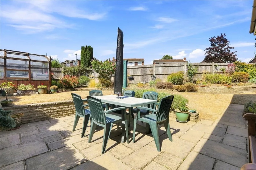 with 4 bedrooms in Stansted, CM24, photo 11