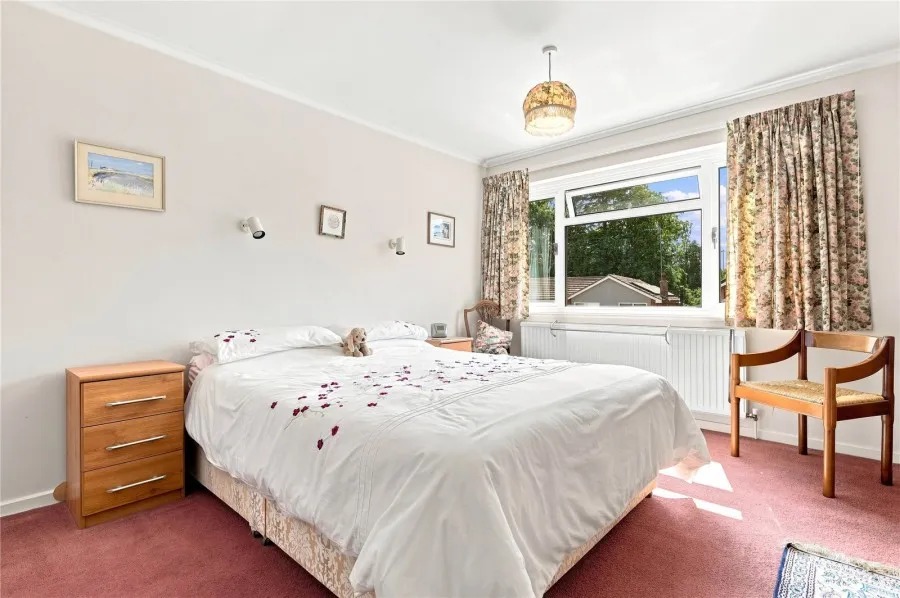with 4 bedrooms in Stansted, CM24, photo 22