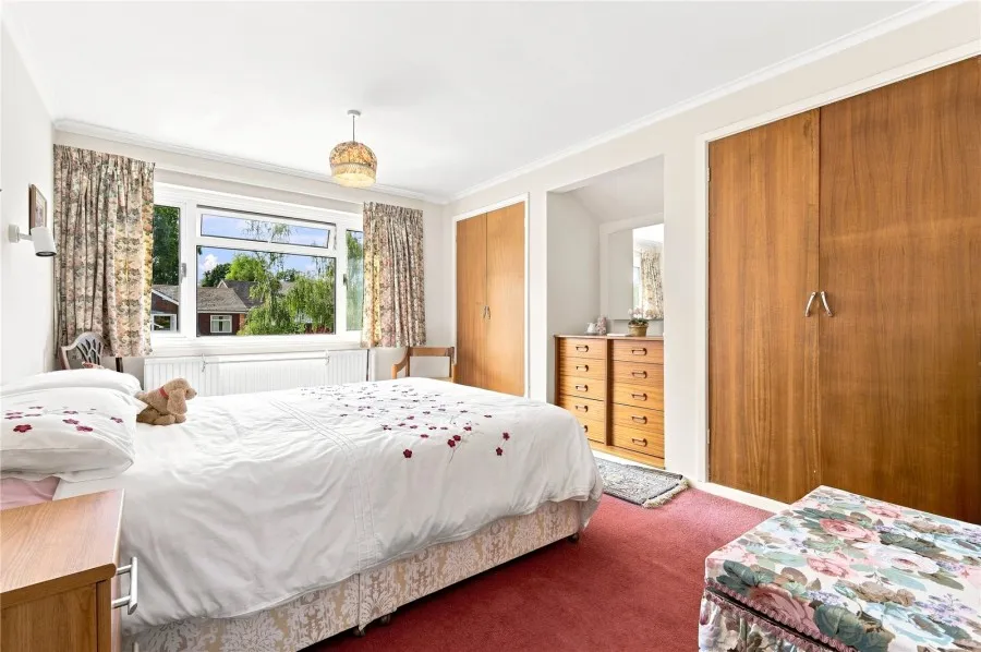 with 4 bedrooms in Stansted, CM24, photo 7