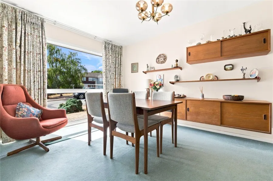 with 4 bedrooms in Stansted, CM24, photo 3