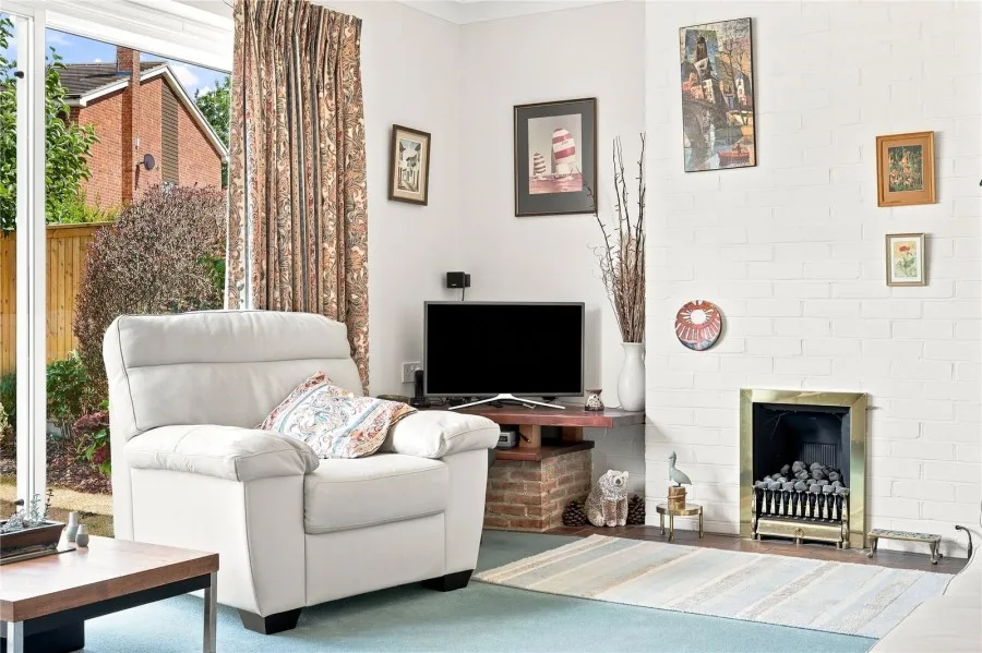 with 4 bedrooms in Stansted, CM24, photo 16