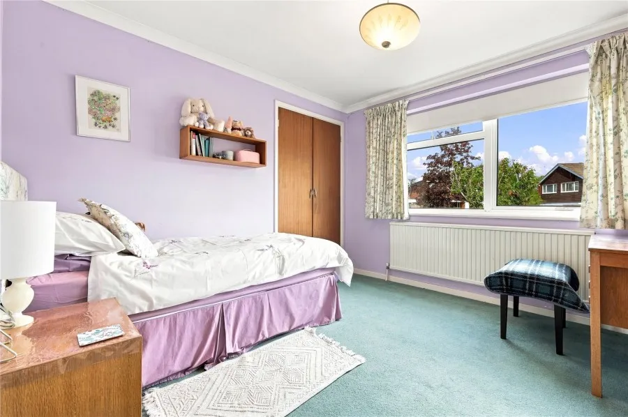 with 4 bedrooms in Stansted, CM24, photo 8