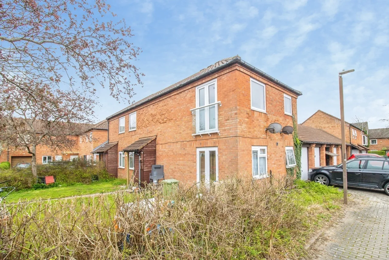 2 bed flat for sale — Fletchers Mews, Neath Hill, Milton Keynes, Buckinghamshire, MK14