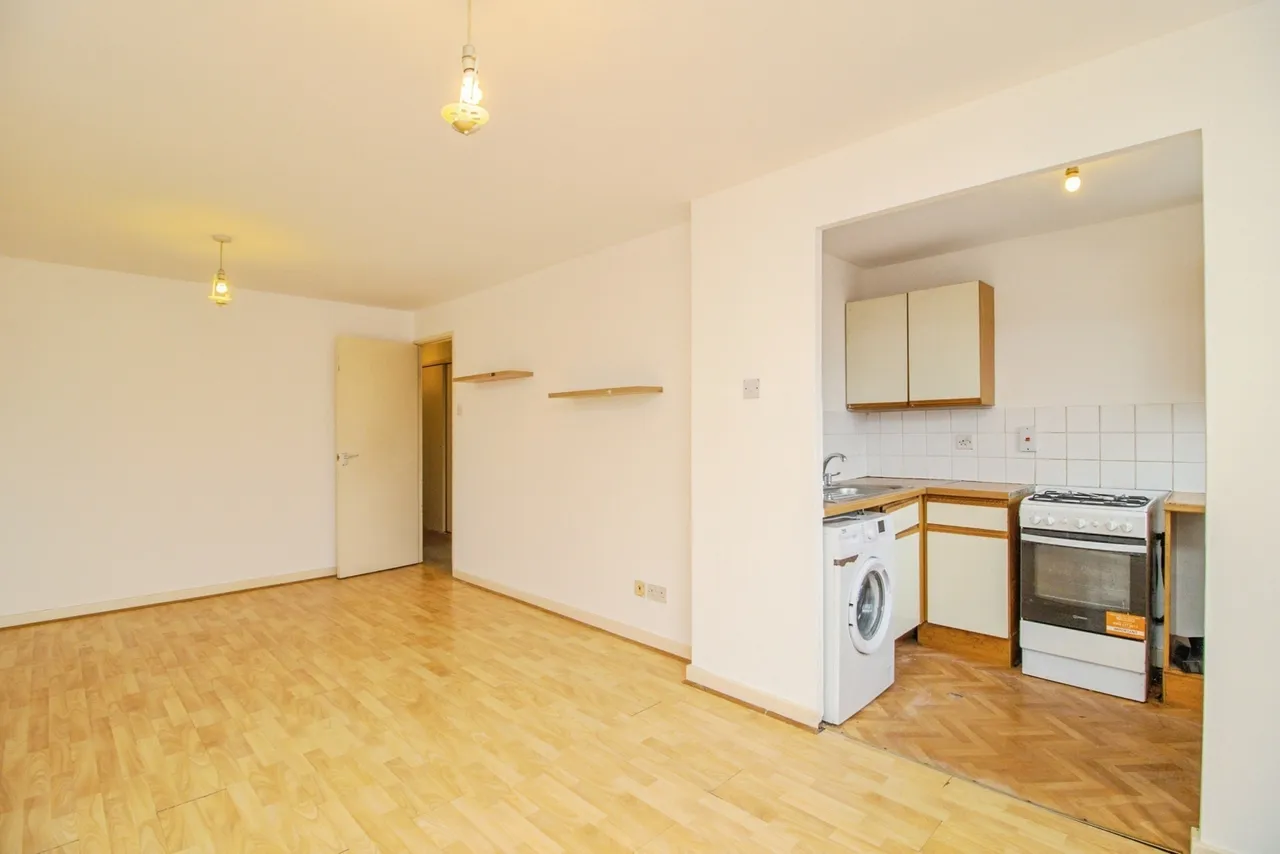 Fletchers Mews, Neath Hill, Milton Keynes, Buckinghamshire, MK14, photo 11